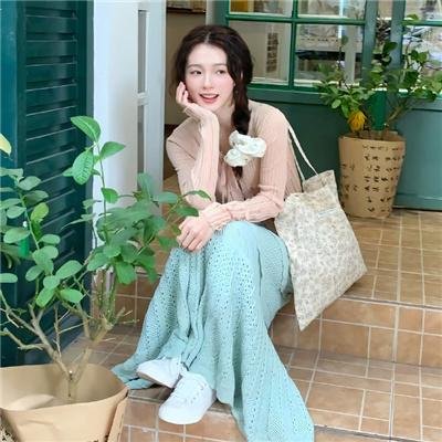 少女嬉春